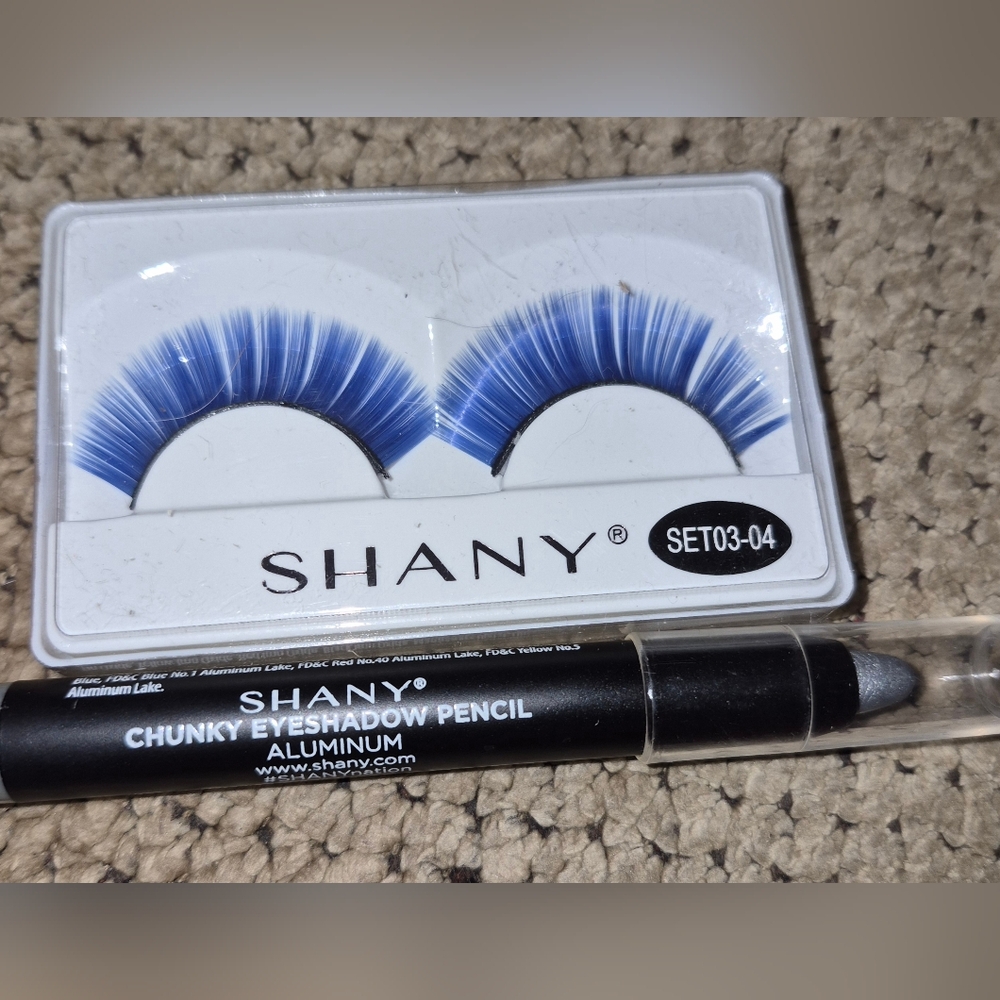 Makeup Bundle - Picture 5 of 16